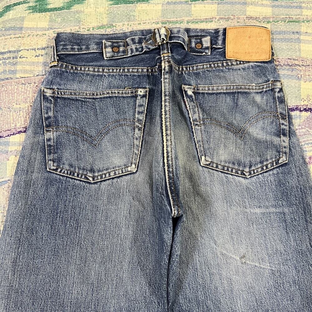 Vintage Levi's 501XXc 1937 Model LVC Big E Cinch Back 28x33 USA Made 555